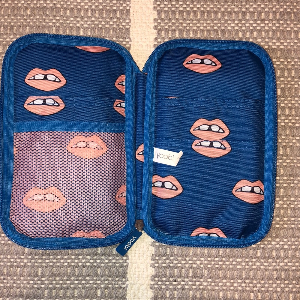 Yoobi Case - Picture 3 of 3